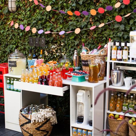 Drink Table Ideas Beverage Stations, Drink Table Ideas, Beverage Stations, Beverage Station Party, Easy Alcoholic Drinks, Snow Cone Maker, Beverage Station, Beautiful Bars, Drink Station