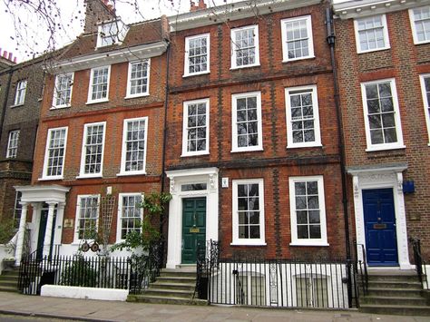 British Row House, English Townhouse, Townhouse Exterior, Georgian Interiors, English Architecture, London Vibes, Georgian Townhouse, London Townhouse, Georgian Architecture