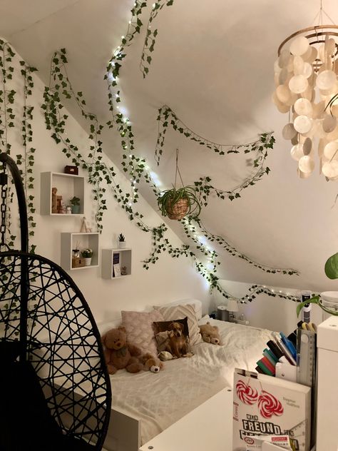 Ideas For Slanted Walls In Bedroom, Vibes Hanging From Ceiling, Vines On Slanted Ceiling, Room Ideas Aesthetic Slanted Ceilings, Room Slanted Walls, Bedroom Ideas For Slanted Ceilings, Slanted Wall Ideas, Slanted Ceiling Bedroom Ideas Decor, Slanted Wall Decor