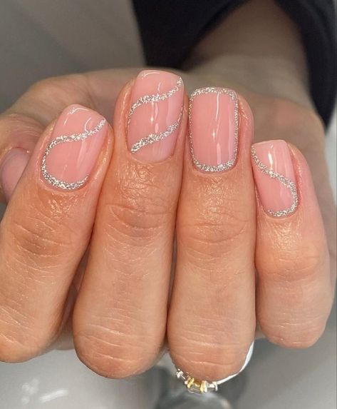 Silver Sparkly Nails, Simple Nails Design, Classy Almond Nails, Hoco Nails, Squoval Nails, Formal Nails, Short Gel Nails, White Glitter Nails, Silver Nail