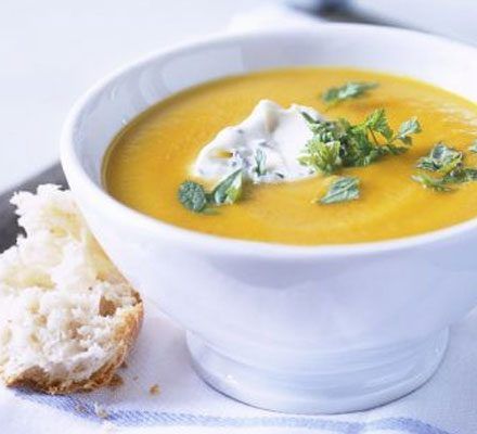 Carrot Tomato Soup, Basic Soup Recipe, Broccoli And Stilton Soup, Soup Maker Recipes, Veg Soup, Soup Maker, Vegetable Soup Recipes, Carrot Soup, God Mat