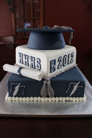 High School Graduation Cakes, Graduation Cake Designs, Cake Paris, Graduation Party Cake, Senior Graduation Party, Boy Graduation, Graduation Party High, Graduation Party Planning, College Graduation Parties