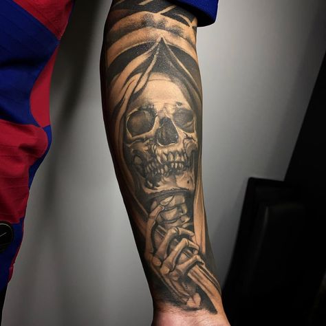 Healed Grim reaper tattoo on male forearm cool tattoos for men sleeve tattoo forearm tattoo Grim Reaper Tattoo, Christian Sleeve Tattoo, Army Tattoos, Reaper Tattoo, Inner Arm Tattoo, Tattoo Forearm, Tattoo Inspiration Men, Forearm Tattoo Design, Forearm Sleeve Tattoos