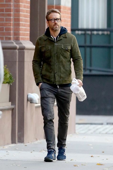 Ryan Reynolds | J Brand Brooks Trousers | The Jeans Blog Ryan Reynolds Style, Handsome Men Quotes, Handsome Style, Moto Biker Jacket, Suede Leather Jacket, Slim Fit Jackets, Leather Shirt, Ryan Reynolds, Green Suede