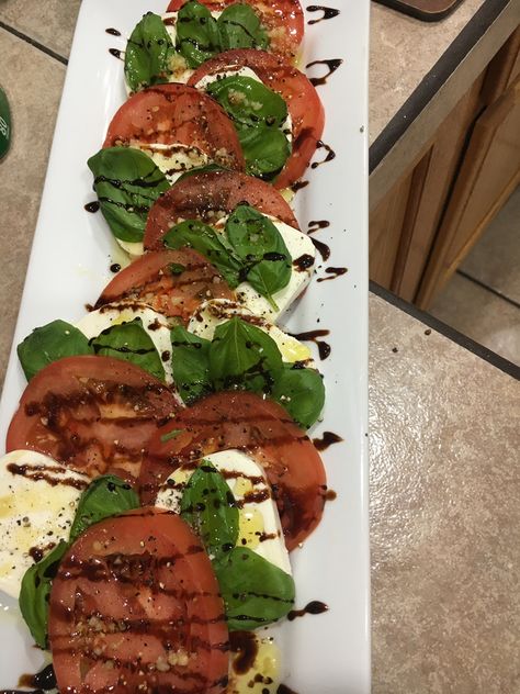 Mozzerella Cheese, Picnic Menu, Avocado Tomato, Small Snacks, Balsamic Glaze, Tomato Basil, Cheese Plate, Tomato Salad, Caprese Salad