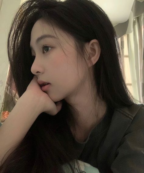 Girl Haircut, Wedding Picture Poses, Side Profile, Ulzzang Fashion, Cute Selfie Ideas, Korean Hairstyle, Girly Fashion