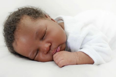 Premature black infants are subjected to a series of factors that put them at a disadvantage when it comes to health care Baby Images Cute, Cute Hospital, Infant Pictures, Newborn Black Babies, Home Remedies For Snoring, Baby Boy Newborn Pictures, Black Baby Boys, Baby Images, Premature Baby