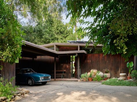 Tour the Ojai, California, Home of an LA Design Star | Architectural Digest California Architecture, Ojai California, 70s Interior, Mcm House, Countryside House, Structure Architecture, California Homes, Dream House Exterior, Mid Century Modern House