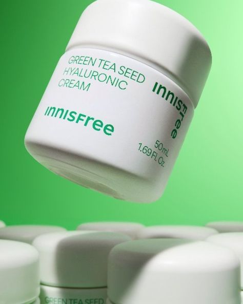 🌱💧 Quench your skin with nature's hydration! INNISFREE Green Tea Seed Hyaluronic Cream combines the nourishing power of green tea with hyaluronic acid to deliver intense, long-lasting moisture. This cream absorbs like a dream, leaving your skin plump, refreshed, and glowing all day! Perfect for a natural, dewy look. 🌿✨ #Innisfree #GreenTeaSeed #HyaluronicHydration #KBeautyEssentials #GlowingSkin Innisfree Green Tea, Dewy Look, Quality Over Quantity, K Beauty, Hyaluronic Acid, Glowing Skin, Green Tea, Your Skin, Seeds