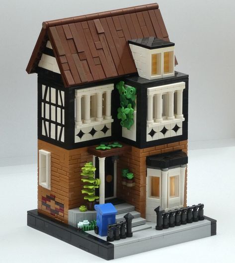 Tiny Lego House, Lego Park Ideas, Lego Town Layout, Lego Buildings, Tudor Townhouse, Small Lego House, Lego Town, Lego Houses, Lego Small House