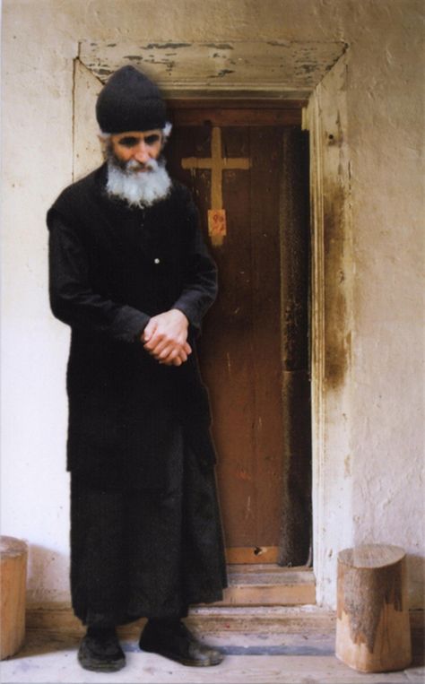 St Paisios and the woman in Hell Saint Paisios, Houses Of The Holy, Eastern Orthodox Church, Mount Athos, Hope In God, Russian Orthodox, Holy Father, Eastern Orthodox, Orthodox Christianity