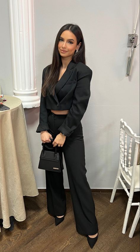 #outfit #classy #fit #blazer Blazer Cocktail Outfit, Outfit Avec Blazer Noir, Blazer Noir Outfit, Outfit Blazer Noir, Blazer Set Outfit, Outfit Gala, Outfit Soiree, Mode Zara