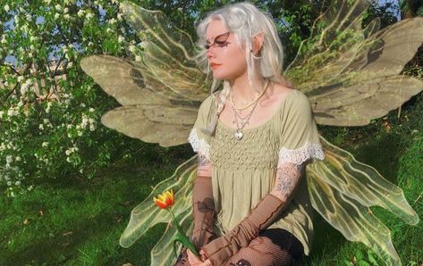 Fairy Wings Outfit, Fairycore Icon, Fairy Aesthetic Clothes, Wings Outfit, Green Fairy Wings, Flowers Outfit, Witch Fairy, Fairy Grunge Aesthetic, Grunge Fairycore