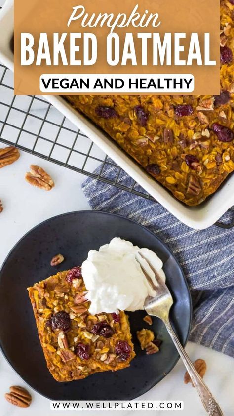 Healthy Pumpkin Baked Oatmeal with maple syrup, cranberries, and pecans. No sugar! Super filling and absolutely delicious! Well Plated By Erin, Pumpkin Baked Oatmeal, Healthy Egg Recipes, Well Plated, Breakfast Bakes, Quick Breakfast Ideas, Homemade Soup Recipe, Easy Breakfast Ideas, Sugar Pumpkin