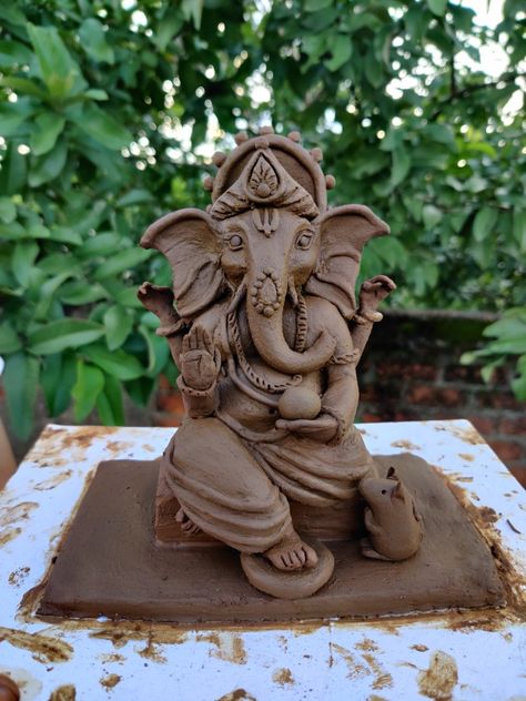 Environment friendly clay ganesha you can make at home. How To Make Mahadev With Clay, Mud Ganesha Idol Making, Eco Friendly Ganesha Idol, Ganesh Idol Clay, Ganesha Idol Clay, Clay Ganesha Handmade, Clay Ganpati, Ganpati Making, Ganesha Murti