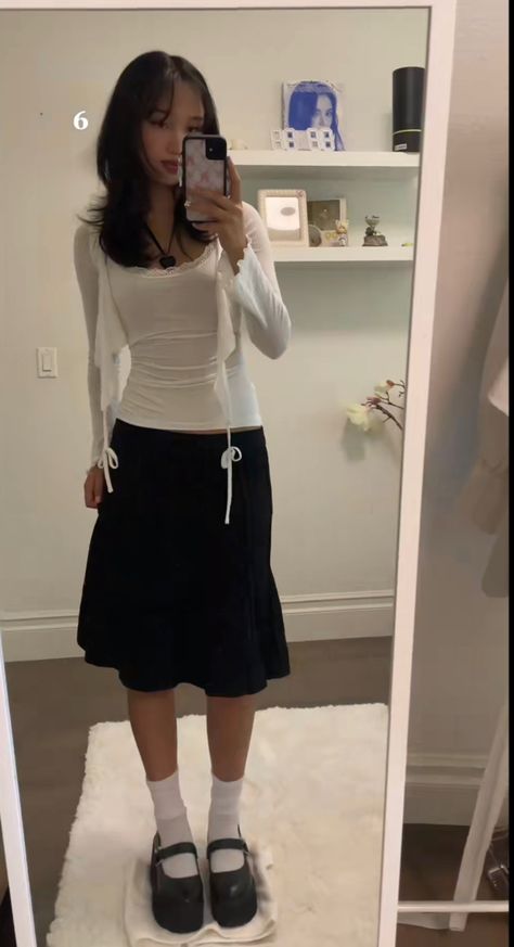 Black And White Cute Outfits, Cute Fancy Casual Outfits, Black Knee Skirt Outfit, Black Ballet Flats Outfit Aesthetic, Long Skirt Outfits School, Outfit With Ballet Flats, Mid Black Skirt Outfit, Medium Skirt Outfits, Black Skirt With Tights Outfit