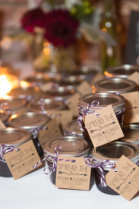 Jam Wedding Favors, Homemade Wedding Favors, Creative Wedding Favors, Inexpensive Wedding Favors, Wedding Favors And Gifts, Edible Wedding Favors, Homemade Wedding, Elegant Wedding Favors, Boda Mexicana