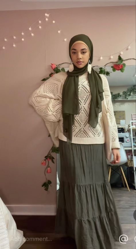 Hijab Fashion Cottagecore, Modest Middle Eastern Fashion, Green Ruffle Skirt Outfit, Cute Y2k Outfits Modest, Boho Hijab Outfit, Earthy Hijabi, Maxi Skirt Hijab, Green Modest Outfit, Hijabi Fairycore