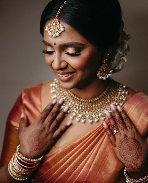 Vithya Visvendra, South Indian Bridal Makeup, Vithya Hair And Makeup, Airbrush Bridal Makeup, South Indian Makeup, Indian Skin Makeup, Asian Bridal Hair, Indian Wedding Makeup, Best Bridal Makeup