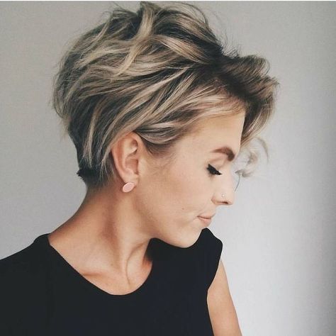 Short Messy Haircuts, Messy Haircut, Latest Short Haircuts, Haircut Inspiration, Penteado Cabelo Curto, Short Pixie Haircuts, Short Hairstyle, Limousin, Short Haircut