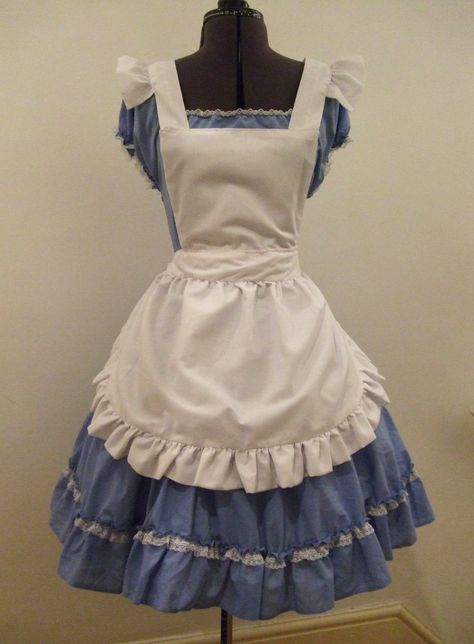 Alice In Wonderland Outfit, Earth Clothes, Dark Alice In Wonderland, Alice Costume, Alice Cosplay, Alice In Wonderland Dress, Wonderland Dress, Alice In Wonderland Costume, Pretty Halloween Costumes