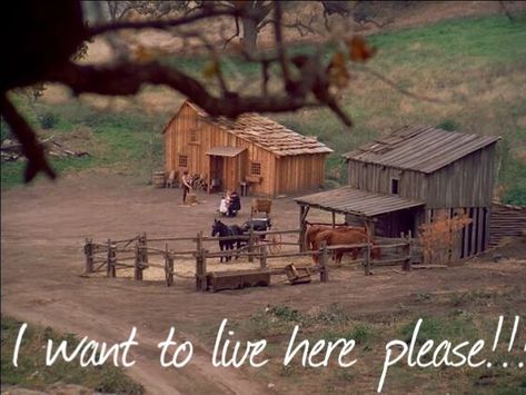 Little house on the prairie. Oh how I'd love to live here.... Ingalls Family, Prairie House, Little House On The Prairie, Walnut Grove, Future Farms, Michael Landon, Old Tv Shows, Log Cabins, Tour Dates