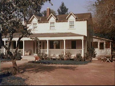 The Waltons House, The Waltons Tv Show, Walton House, The Waltons, John Boy, Walton Family, Famous Houses, Full House, Old Tv