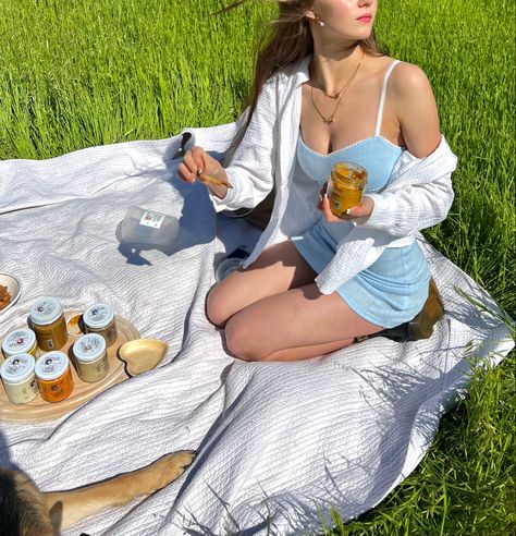 Cute picnic photo with girl and dog Cute Picnic Outfits Spring, Blue Picnic Outfit, Picnic Aesthetic Outfit Dress, Birthday Picnic Dress Outfits, Blue Vintage Dress For Picnic, Vintage Blue Dress For Picnic, Picnic Aesthetic Photoshoot Birthday, Blue Picnic, Blueberry Girl