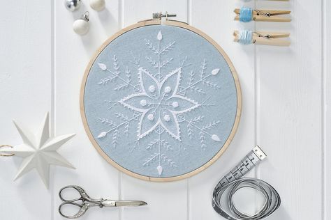 Snowflake Embroidery Pattern, Embroidery Snowflake, Snowflakes Embroidery Pattern, Beginner Hand Embroidery, Snowflake Mandala, Best Embroidery Machine, Free Embroidery Patterns, Long And Short Stitch, Snowflake Embroidery