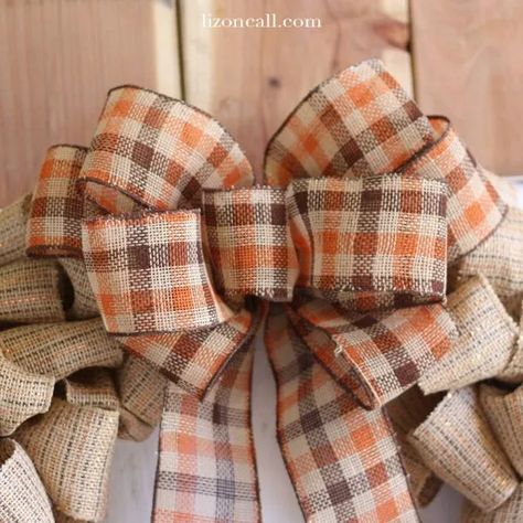 How To Make A Big Bow For A Wreath Make A Bow With Ribbon, Holiday Wreaths Diy Christmas, Making Bows For Wreaths, Wreaths Thanksgiving, Bow With Ribbon, Diy Wreath Bow, Christmas Bows Diy, Wreaths Fall, Fall Leaf Wreaths