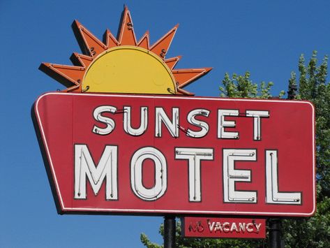 Vintage Motel Signs, Motel Ideas, Motel Signs, Motel Sign, Vintage Signage, Sunset Logo, Pool House Designs, Mini Project, Painting Styles