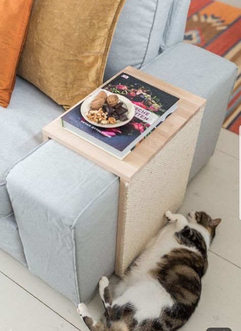 Katt Diy, Katt Grejer, Kat Diy, Cat Scratching Furniture, Hantverk Diy, Made Coffee Table, Cat Scratcher, Diy Furniture Table, Cat Room