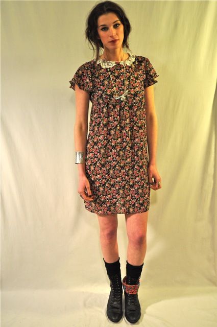 Babydoll dress 90s Babydoll Dress Grunge, Fringe Inspiration, Grunge Floral Dress, 90s Babydoll Dress, Babydoll Grunge, Kathleen Hanna, Gothic Hippie, Babydoll Dress Grunge, Dress Grunge