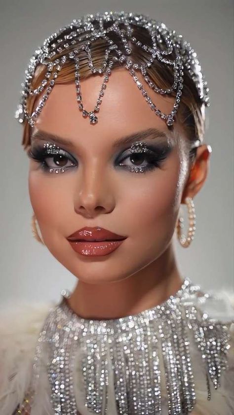 Gatsby Makeup, Burlesque Makeup, Acrylic Nails Natural, Futuristic Makeup, It Makeup, Eyes Look Bigger, Glitter Makeup Looks, Sparkly Makeup, Luminous Silk Foundation