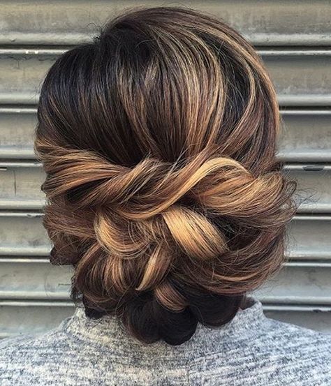 I wish my hair would look good like this! Fancy Hair, Peinados Recogidos, Low Bun, Wedding Hair Makeup, Fancy Hairstyles, Wedding Updo, Short Hairstyle, Formal Hairstyles, Wedding Hair And Makeup