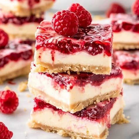 Raspberries Recipes, Rhubarb Squares, Raspberry Delight, Strawberry Feta, Cheese Desserts, Portable Dessert, Raspberry Cheesecake Bars, Raspberry Bars, Cheesecake Squares