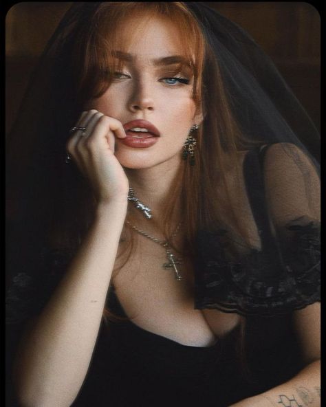 Pretty Red Hair, Russian Red, Black Bride, December 23, Instagram Girls, Feminine Aesthetic, Dream Hair, Ginger Hair, Character Aesthetic