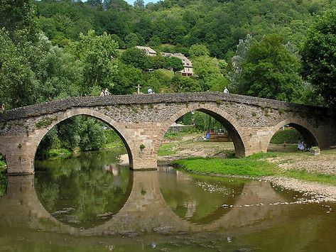 Central France, Medieval Times, Beaux Villages, Saint Jacques, Medieval Town, Beautiful Villages, France Travel, Amazing Destinations, International Travel