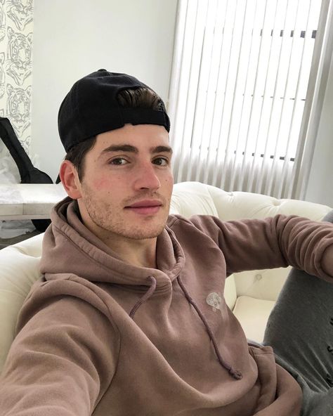 Gregg Sulkin on Instagram: “Enjoying this Easter Sunday. No need to run away when you can chill in @suspiciousantwerp - God bless you all! #suspiciousantwerppartner” Gregg Sulkin Instagram, Ken Bek, Gregg Sulkin, Blurred Lines, Cute N Country, The Right Man, Upcoming Books, God Bless You