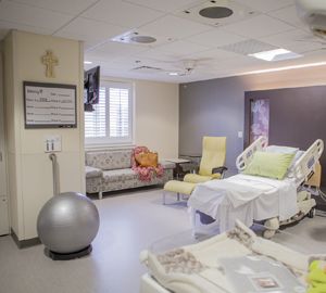 Cool Colors Hospital Delivery Room, Birthing Suite, Birthing Center, Seton Hall University, Delivery Hospital, Babymoon Photos, Hospital Birth, Delivery Room, Hospital Room