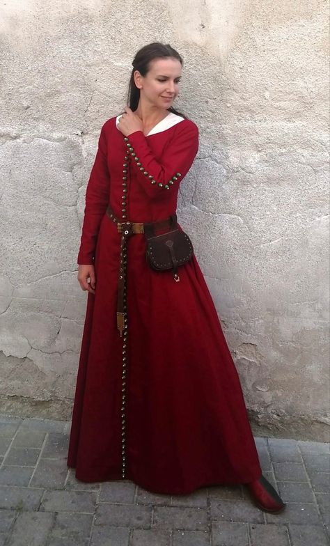 Dark red linen with wooden buttons made for TOSTABUR by (FB Historical costumes) Red Medieval Dress, Medieval Costumes, Medieval Dresses, Medieval Costume, Medieval Clothing, Medieval Dress, Medieval Times, Fantasy Gowns, Medieval Fashion