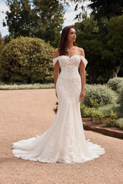 Sophia Tolli Wedding Dresses, Mode Ulzzang, Sophia Tolli, Two Piece Wedding Dress, Pretty Wedding Dresses, Fit And Flare Wedding Dress, The Modern Bride, Dream Wedding Ideas Dresses, Fitted Wedding Dress