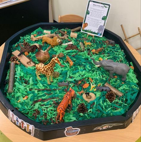 Animal Small World Play, Zoo Messy Play Ideas, Jungle Tuff Tray Eyfs, Jungle Animals Tuff Tray, Down In The Jungle Activities Eyfs, Safari Sensory Play, Rainforest Tuff Tray, Animal Tuff Tray Ideas Eyfs, Dear Zoo Activities Eyfs Tuff Tray