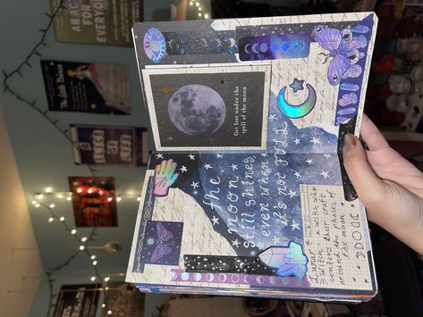 Space Academia, Witchy Bujo, Galaxy Journal, Journal Things, Journal Challenge, Bulletin Journal Ideas, Collage Book, Diy Journal Books, Scrapbook Art