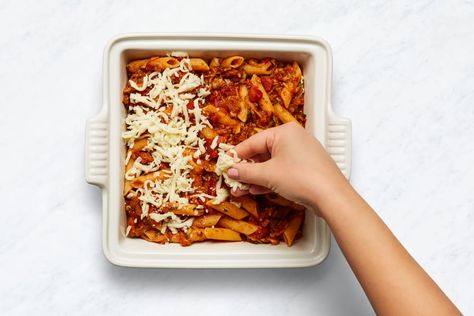 Simple, convenient, and delicious: that’s what’s in store with our Zucchini Pomodoro Penne Bake recipe, made with pre-measured, high-quality ingredients. Penne Bake, Baked Dinners, Penne Recipes, Baked Penne, Fresh Zucchini, Baked Veggies, Hello Fresh Recipes, Vegetarian Main Dishes, Zucchini Pasta