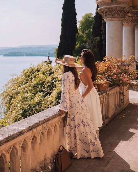 Londoner and Julia Rosie Londoner, Lake Garda Italy, Garda Lake, Italy Pictures, Vacation Aesthetic, Lake Photos, Italy Summer, Trip Outfits, Lake Garda