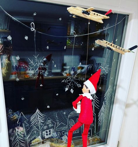 Elf Window Display, Elf Window Painting, Elf On The Shelf Window Ideas, Shelf Window, Window Drawing, The Elf On The Shelf, Elf Ideas, Window Painting, Window Clings