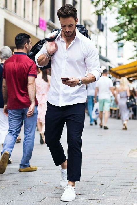 timeless outfit formulas: T Shirt Branca, Mens Casual Outfits Summer, Timeless Outfits, Mens Fashion Smart, Mens Fashion Blog, Street Swag, Best Mens Fashion, Outfit Formulas, Mens Fashion Fall