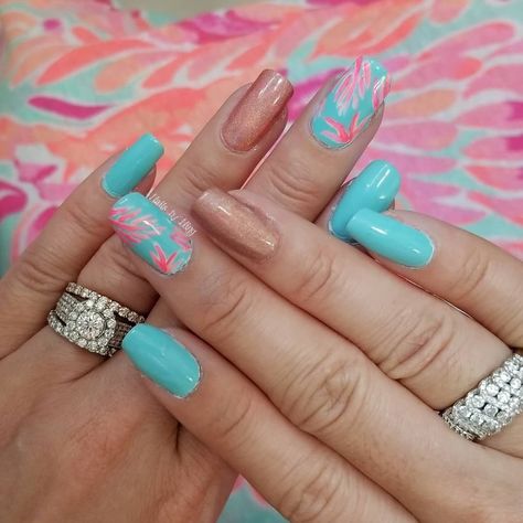 Lilly Pulitzer print nails #nailsbyning #nailart #LillyPulitzer Lilly Pulitzer Nails Designs, Lilly Pulitzer Nails, Lilly Nails, Lilly Pulitzer Inspired Nails, Lilycute Nail, Blue Lily Pulitzer Wallpaper, Vintage Lilly Pulitzer Prints, Lilly Pulitzer Phone Case, Lilly Pulitzer Inspired