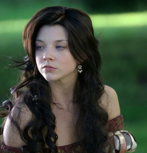 Natalie Dormer Hair, Natalie Dormer Tudors, Anne Boleyn Aesthetic, Natalie Dormer Anne Boleyn, The Tudors Tv Show, Margaery Tyrell, Hot Vampires, The Tudors, Natalie Dormer